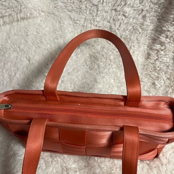 Harvey’s the original seatbelt bag orange baguette style shoulder bag. - Picture 11 of 13